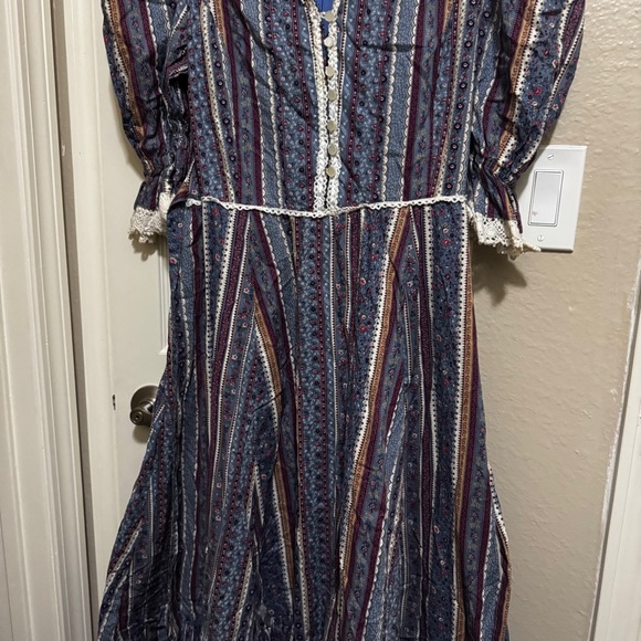 VINTAGE HANDMADE DRESS - Picture 3 of 15